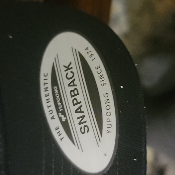 Columbia Spring Grove  Snap Back - Picture 3 of 6